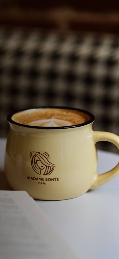 Madame Bonte Cafe - Home Header Background MObile Image